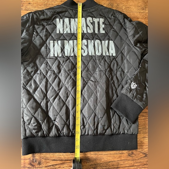 Ladies Namaste in Muskoka Quilted Light Bomber - Picture 4 of 5